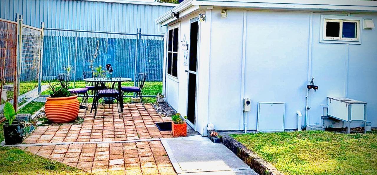 Churchill'S B&B Twin Spa Getaway Studio Суонзи Екстериор снимка