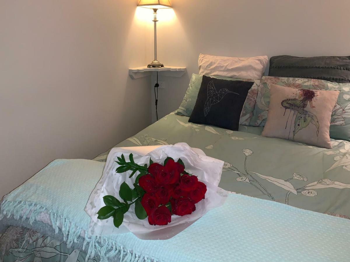 Churchill'S B&B Twin Spa Getaway Studio Суонзи Екстериор снимка